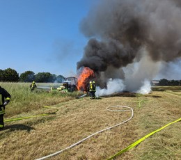 2023-07-07 Feueralarm: brennt Traktor Richtung Villmar