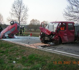 Hilfeleistung: Schwerer Verkehrsunfall 13.03.2007
