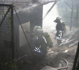 2009-07-12 Feueralarm: Brennt Wochenendhaus in Villmar