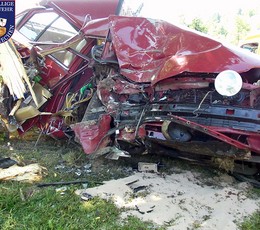 2014-05-19 Hilfeleistung: Auslaufende Betriebsstoffe nach Verkehrsunfall 