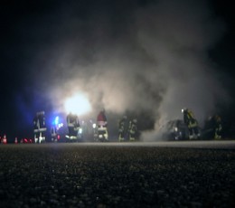 2011-11-09 Feueralarm brennt PKW A3 AS Bad Camberg