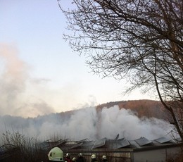 2012-02-02 Feueralarm: Brennt Gewerbebetrieb in Aumenau